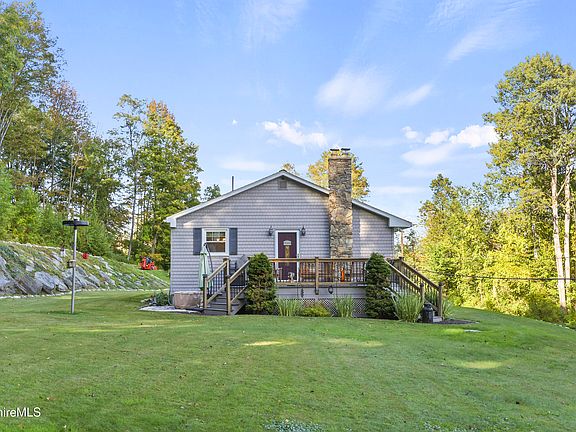 3rd image of 369 E Harbor Rd