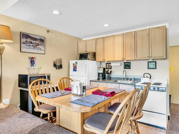 8 Fall Line Drive #W-103, Newry, ME 04261