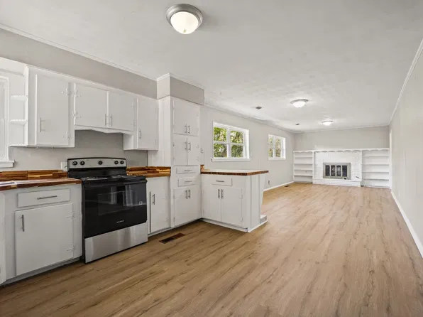 905 Cavanaugh Rd, Fort Smith, AR 72908