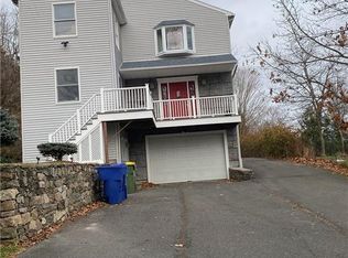 196 Lakeside Blvd E, Waterbury, CT 06708