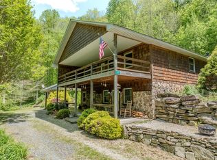 233 Mountain Dr, Robbinsville, NC 28771