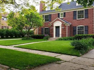 4513 N Marlborough Dr, Milwaukee, WI 53211