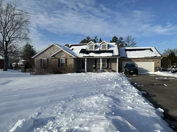 502 Canary Ln, Carterville, IL 62918