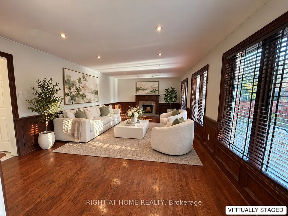 1466 Bayshire Dr