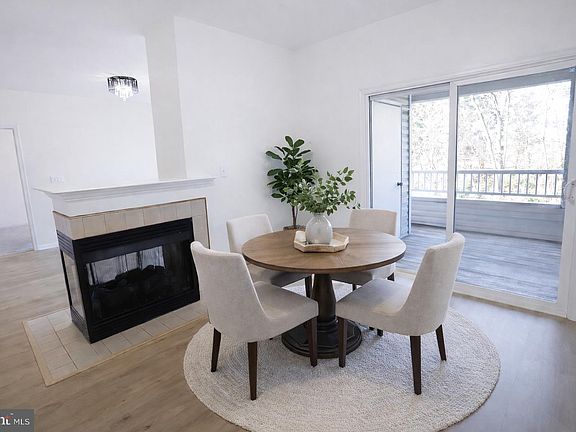 4th image of 400 Symphony Cir Unit 422H