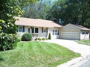 1st image of 320 Riverview Pl