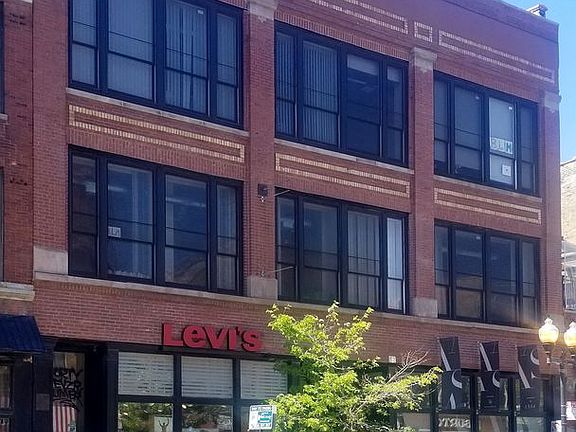 2nd image of 1552 N Milwaukee Ave APT 2C