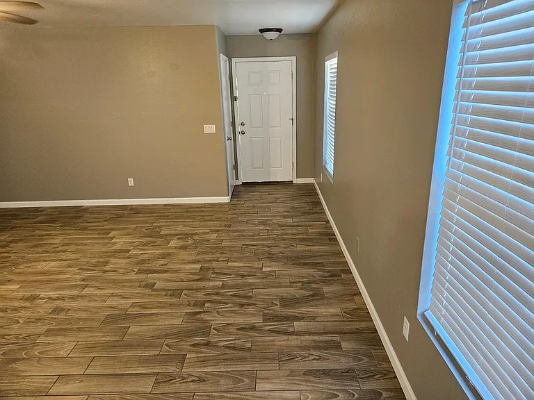 22554 W Yavapai St — Photo 7