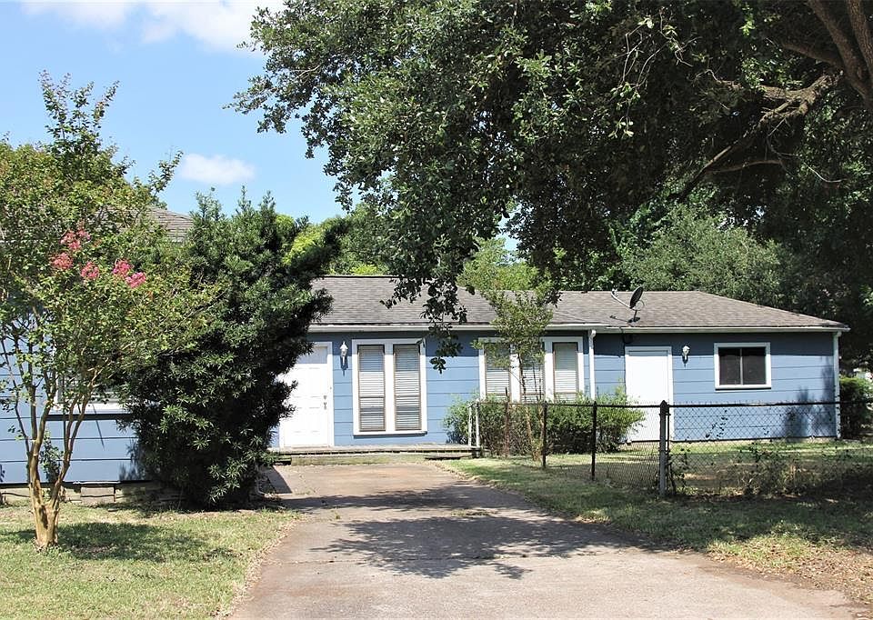 1st image of 802 17th Ave N #N