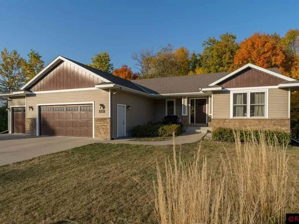 125 Goldfinch Ct, Mankato, MN 56001