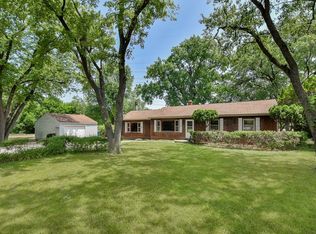 5001 Westview Ln, Lisle, IL 60532