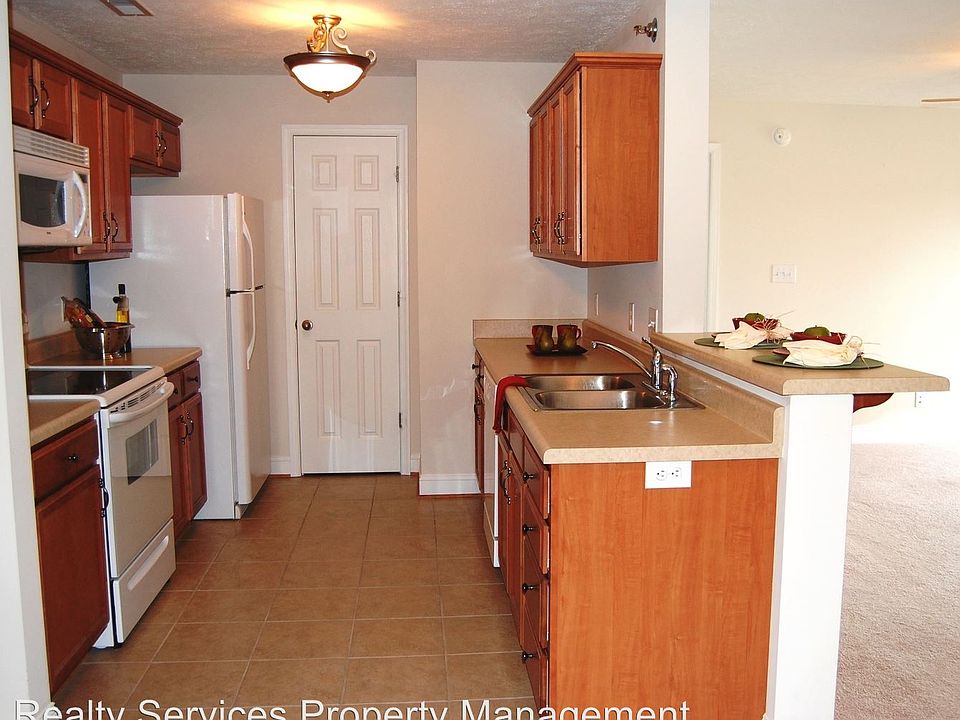 2nd image of 623 Wyndhurst Dr Unit 202