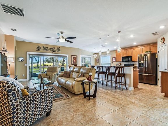 3rd image of 27323 Roanoke Dr