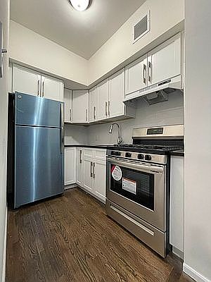 1st image of 2049 2nd Ave #4C