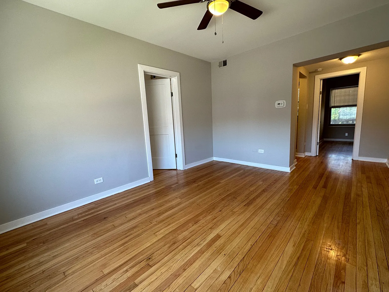 2 bed, 1000 sqft, $1,425 — Photo 3