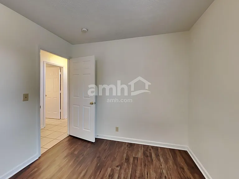 307 Briarwood Ln — Photo 14