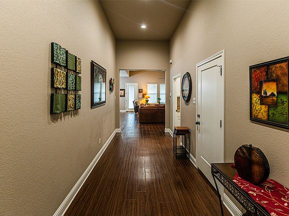 4th image of 156 Windy Glen Dr
