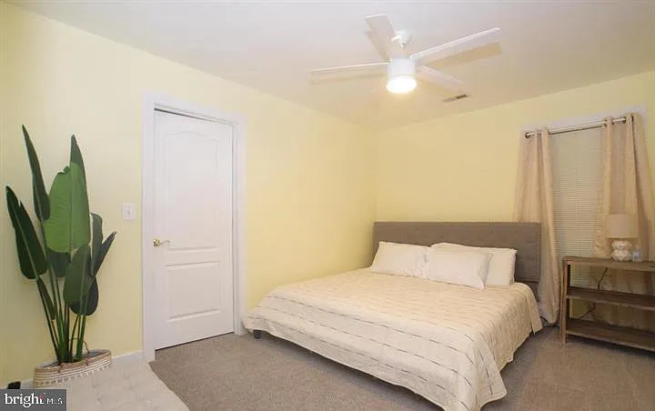 32 Monument Dr — Photo 7