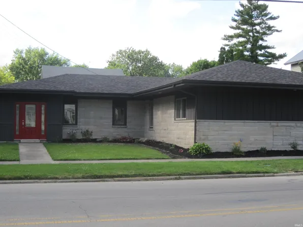 818 W Park Dr, Huntington, IN 46750