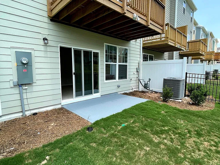 1036 Commack Dr — Photo 51