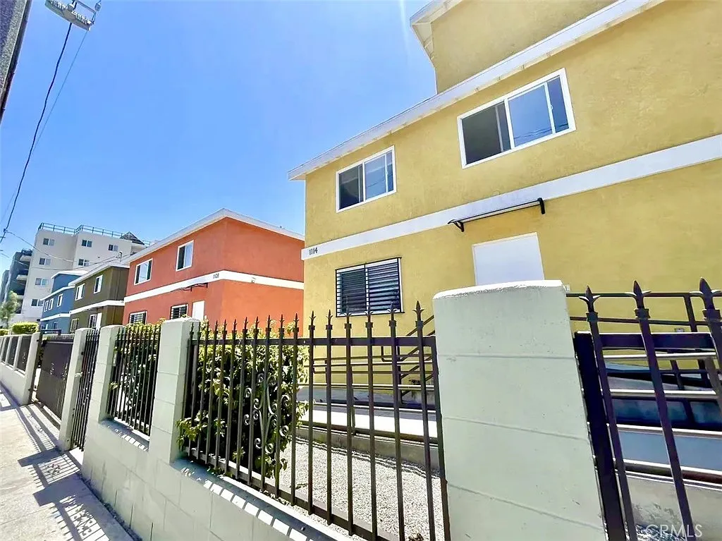 3 bed, 1600 sqft, $3,600 — Photo 2