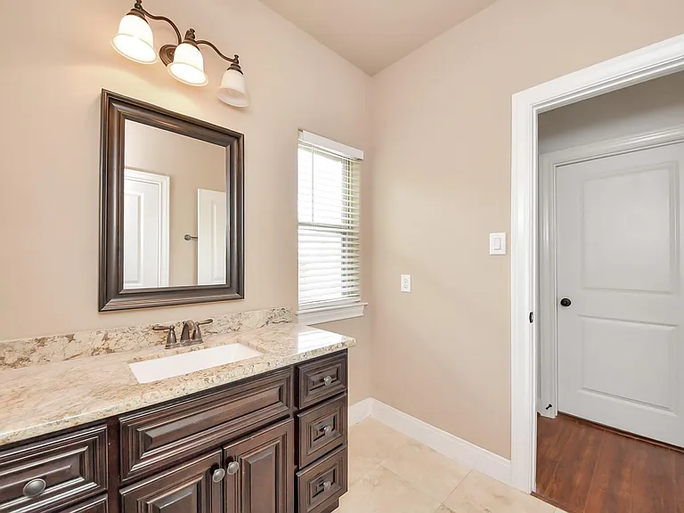 11045 Upland Forest Dr — Photo 21