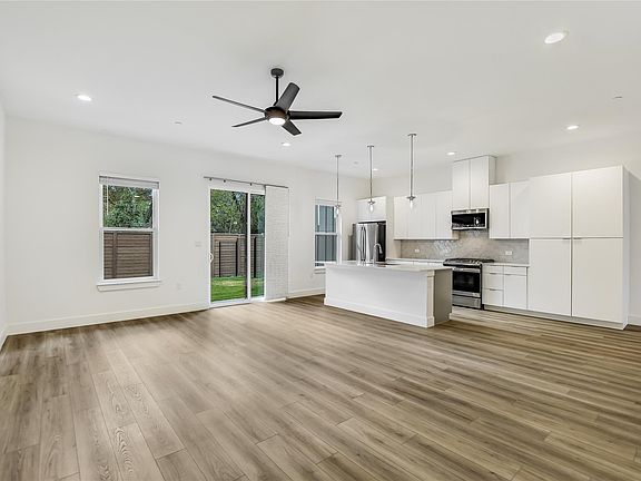3rd image of 590 Old Mill Rd #117