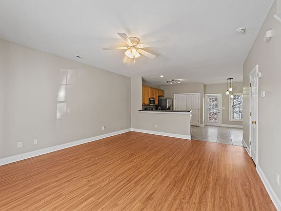 4th image of 102 Licorice Dr