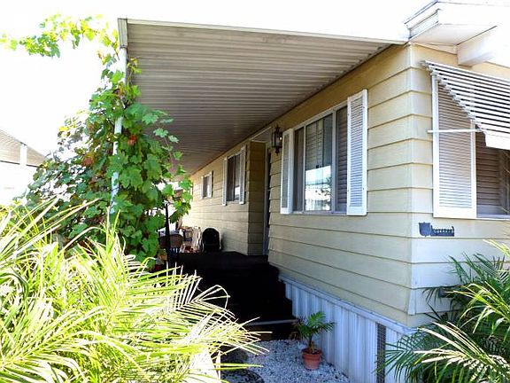 Front Porch with wide ste