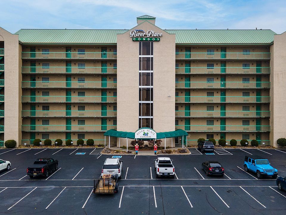 1st image of 3215 N River Rd #503