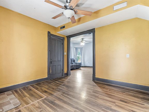 4th image of 2047 305th St