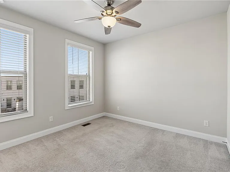 857 Constellation Dr — Photo 30