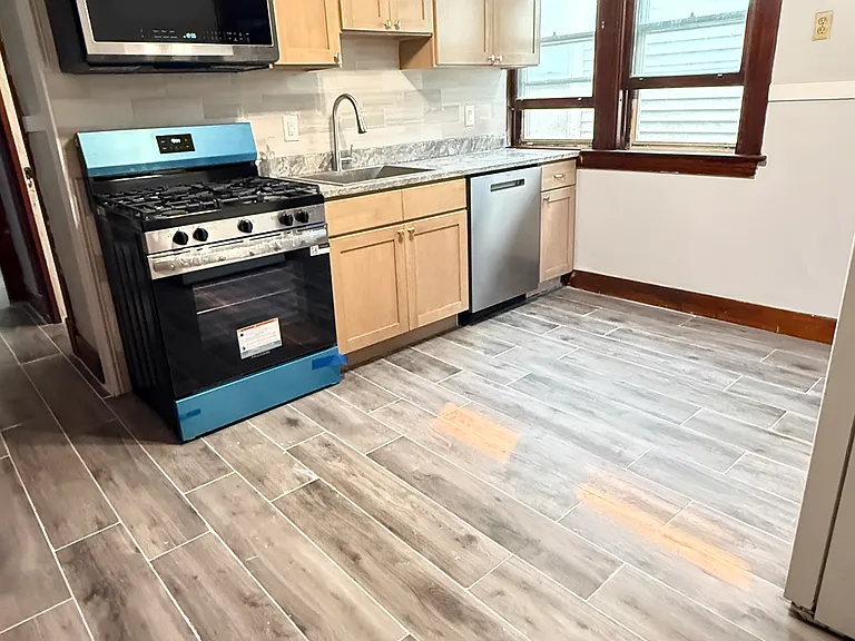 12 Kent St #2 — Photo 16