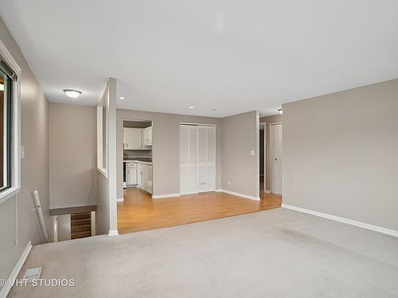 3rd image of 225 Covehill Ct #225