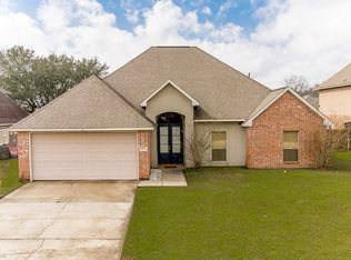 12135 Cypress Park Dr, Geismar, LA 70734