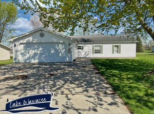 11604 NE Wawasee Dr, Syracuse, IN