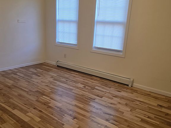 5th image of 1566-1568 Chapel St #5