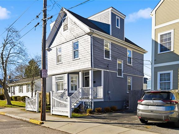 3rd image of 15 Vaughan Ave