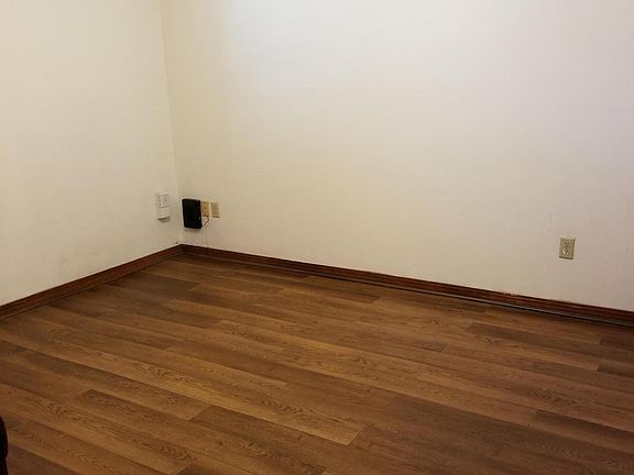 3rd image of 7674 Melissa Ct N