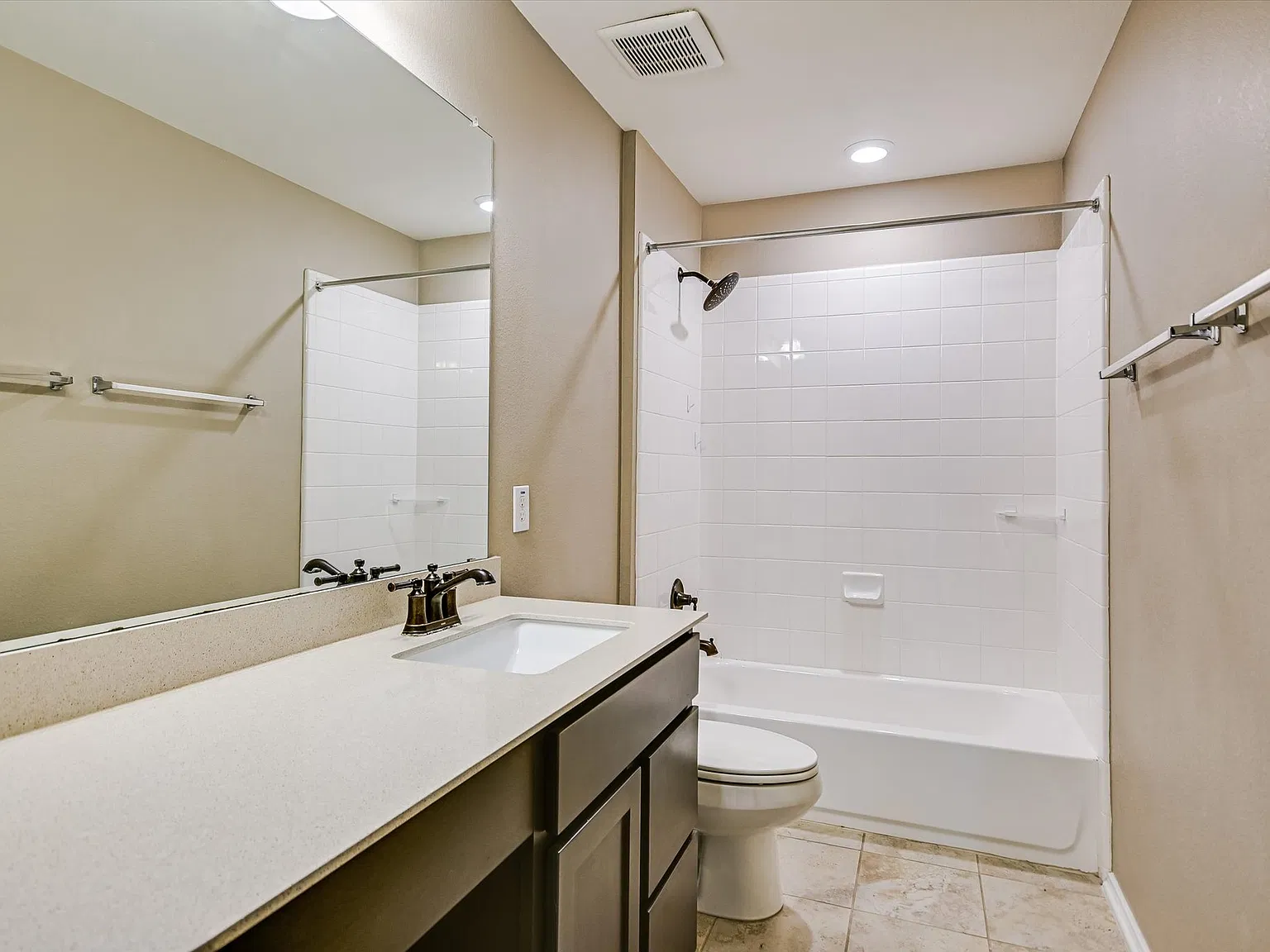 4 bed, 2797 sqft, $2,850 — Photo 2