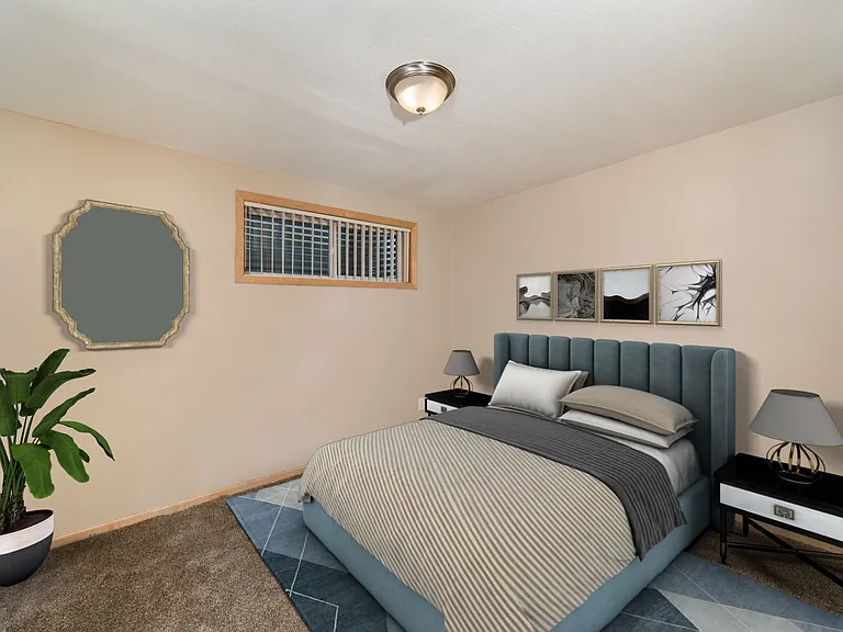 Colonial Village Apartments — Photo 9