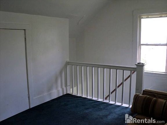 3rd image of 949 Boston Ave APT B