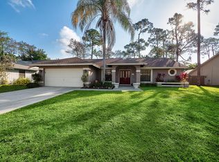 1572 Primrose Ln, Wellington, FL 33414