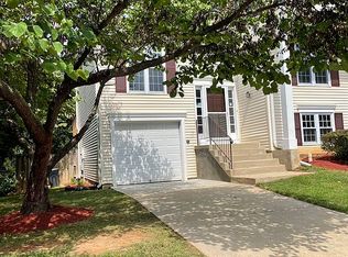 5932 Powells Landing Rd, Burke, VA 22015