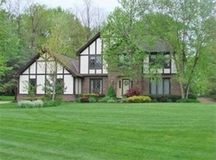 9925 Ashley Ln, Mentor, OH 44060