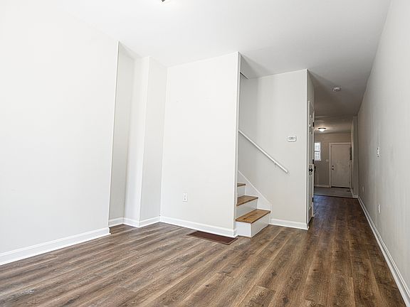 3rd image of 1518 Baker St