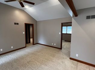 2710 37th St, Highland, IN 46322