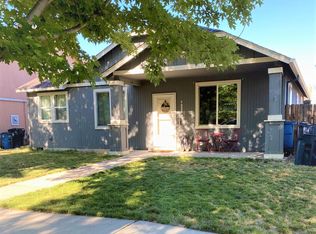1236 NE 4th St, Redmond, OR 97756