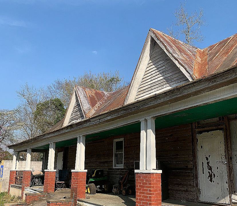 2nd image of 107 Palm St