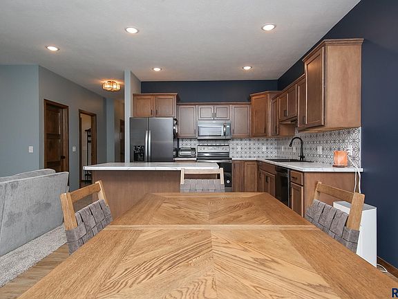 4th image of 5414 S Mumford Ave